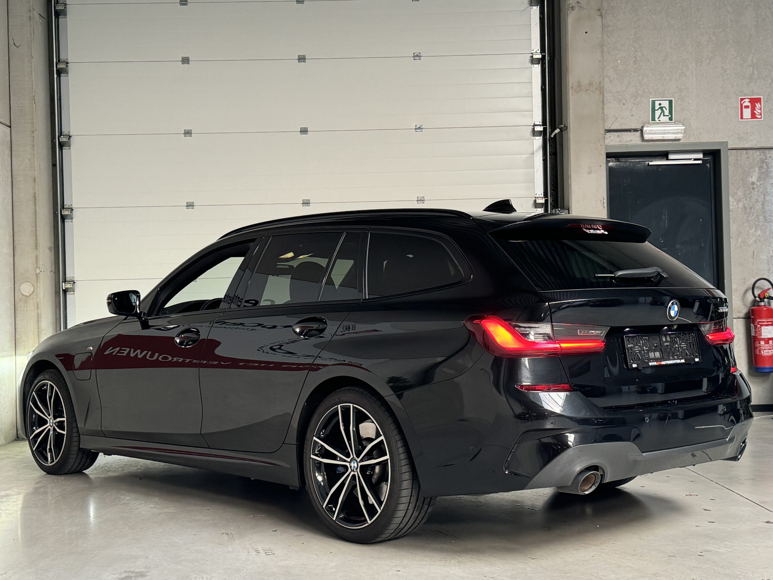 BMW 330e M-Pack