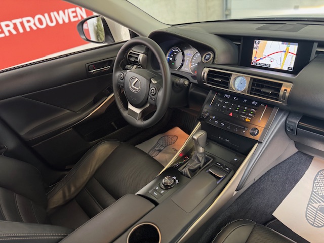 Lexus IS 300h