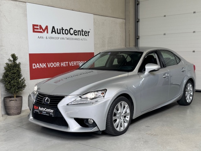 Lexus IS 300h