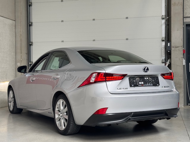 Lexus IS 300h
