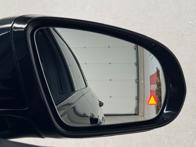 Mercedes PHEV E 300de