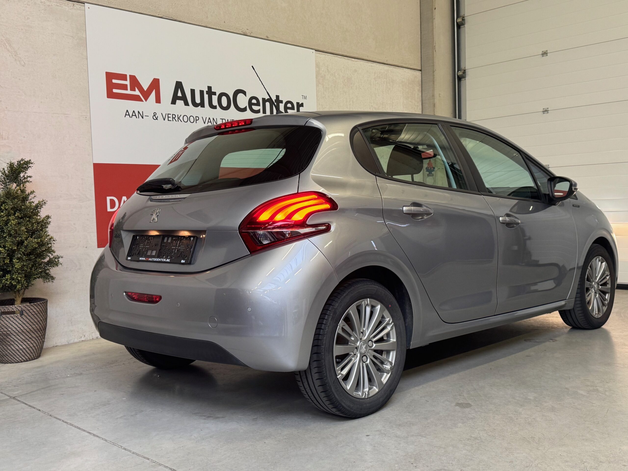 Peugeot 208 1.2i