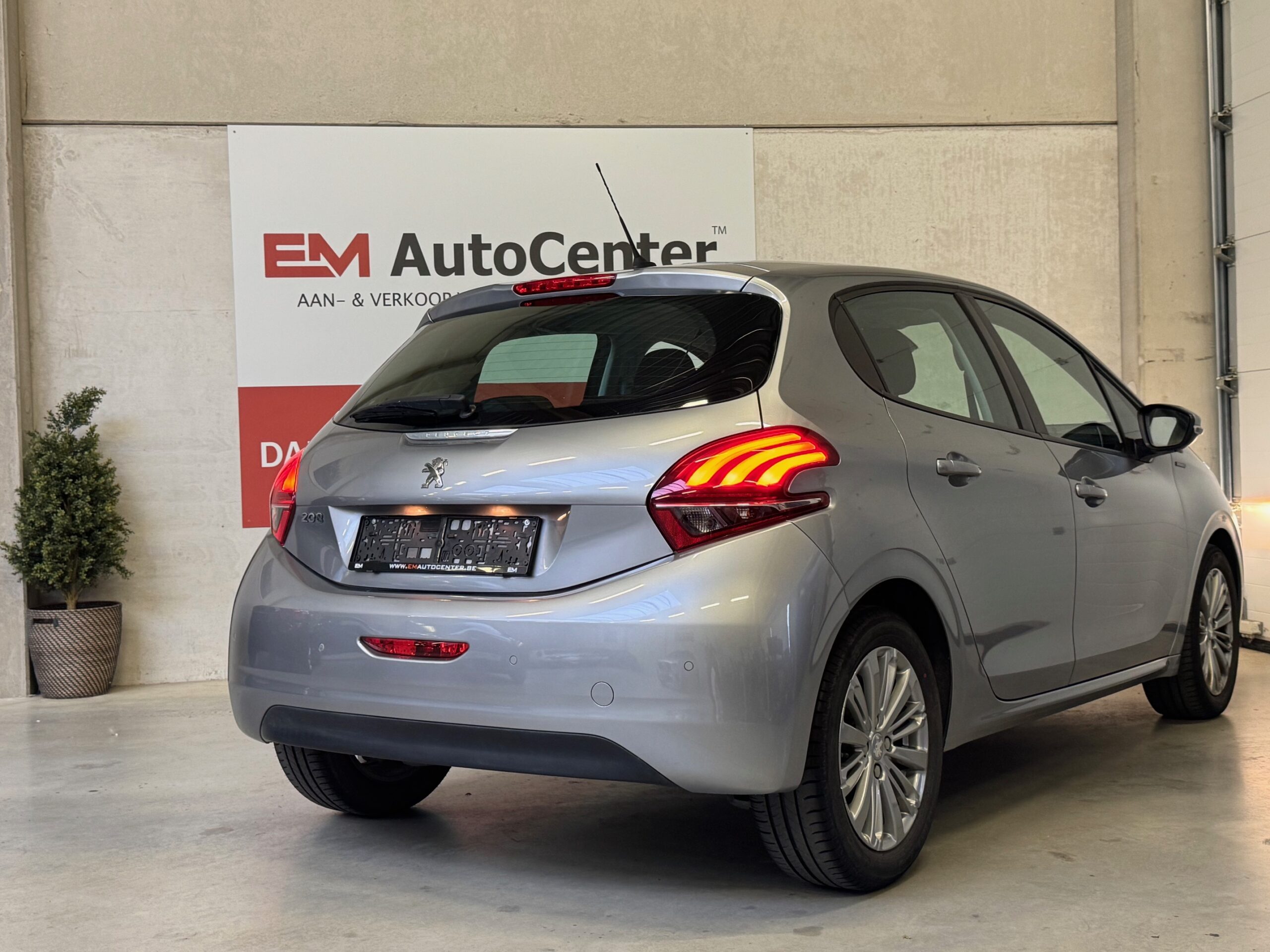 Peugeot 208 1.2i
