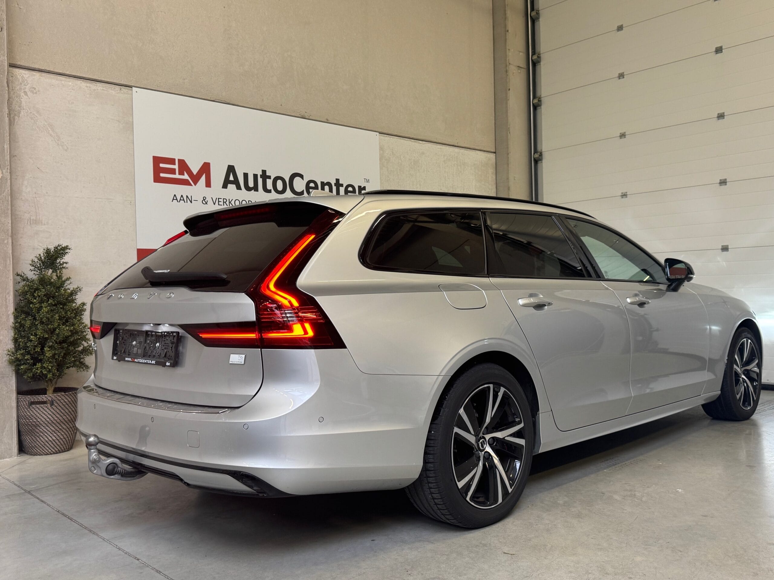 Volvo V90 T6