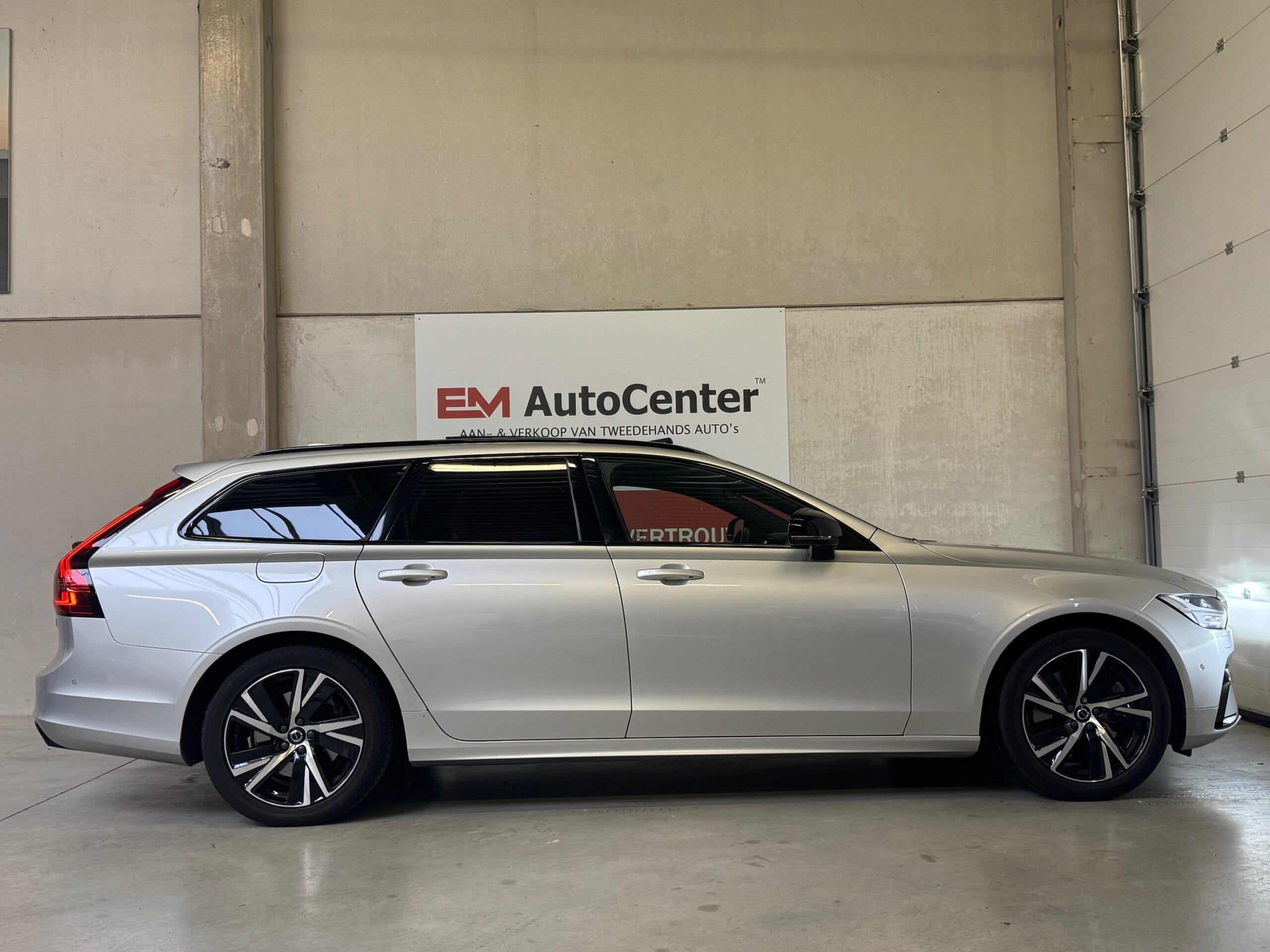 Volvo V90 T6