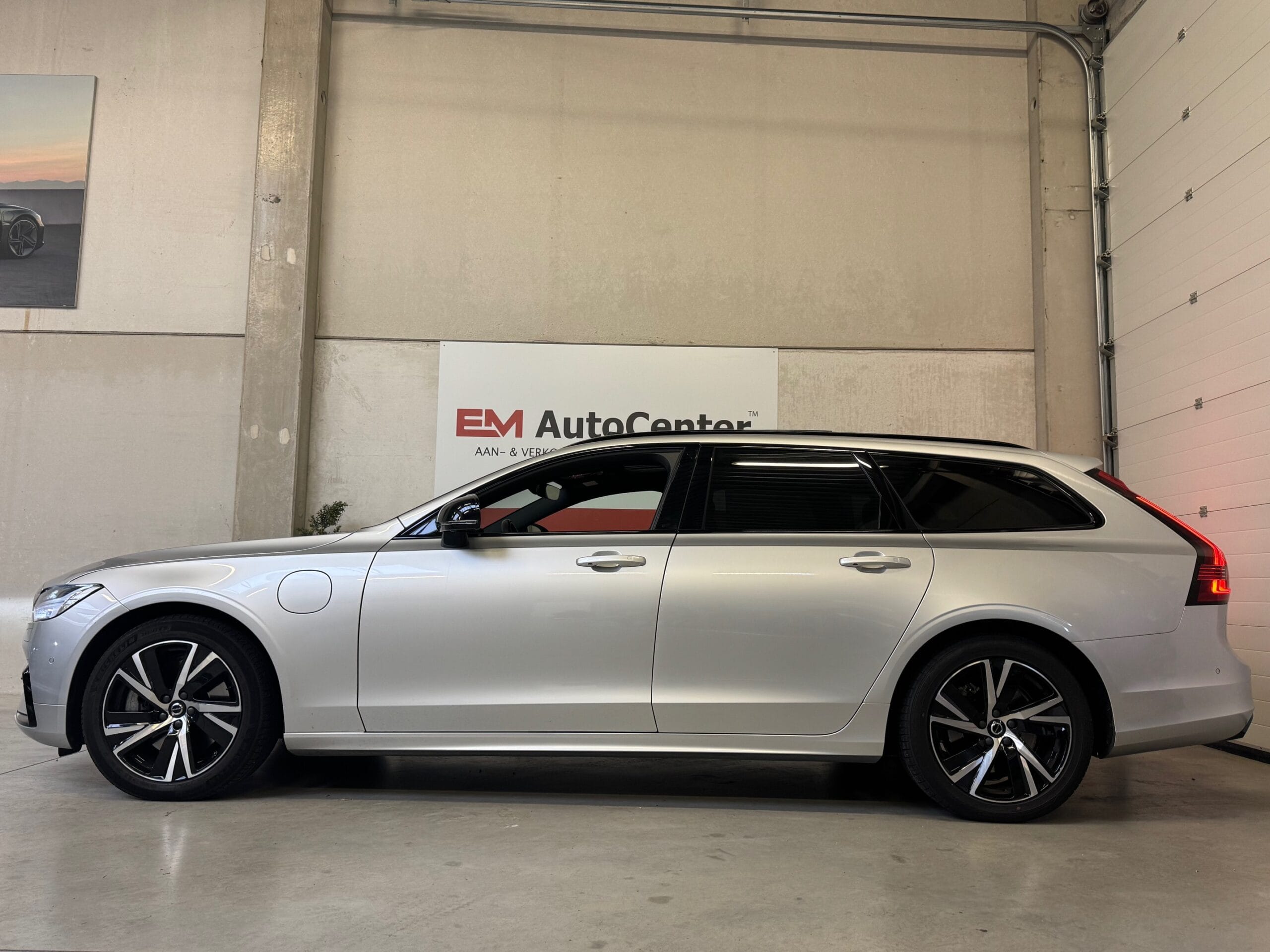 Volvo V90 T6