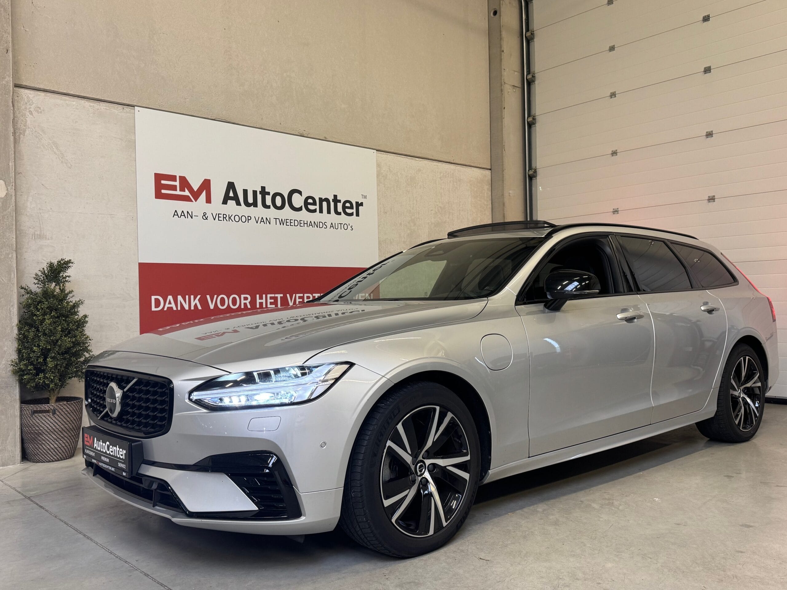 Volvo V90 T6
