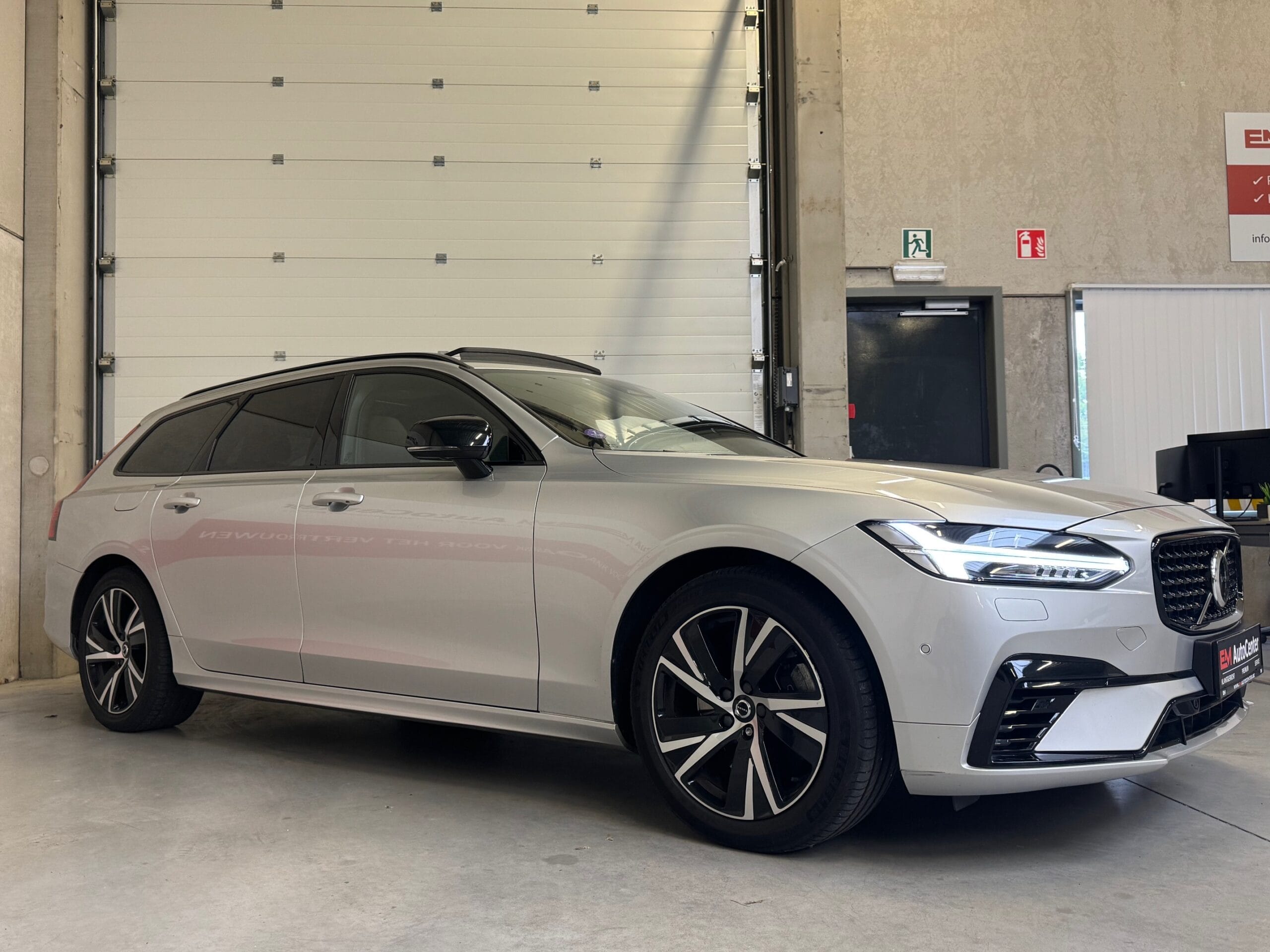 Volvo V90 T6