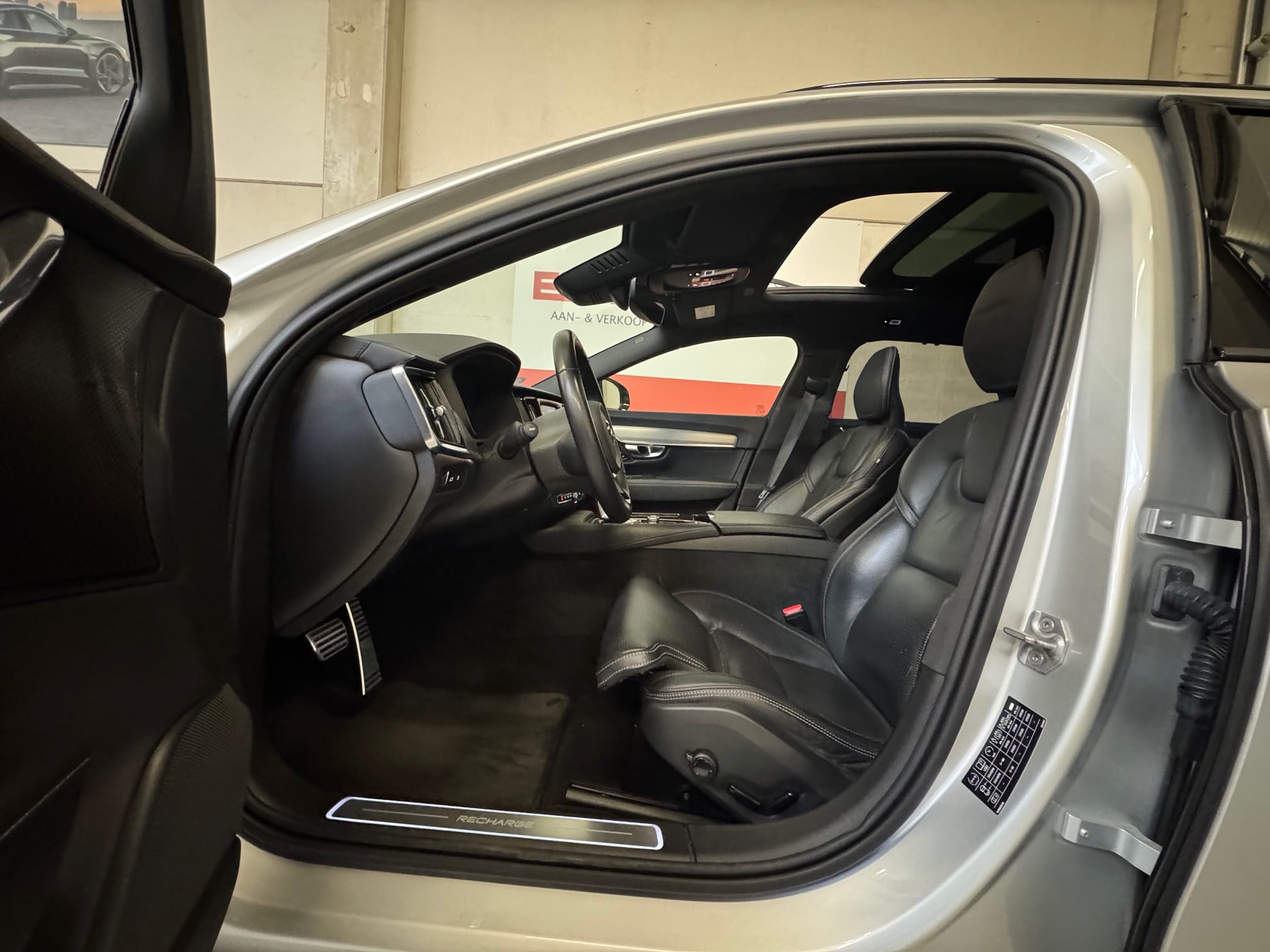 Volvo V90 T6
