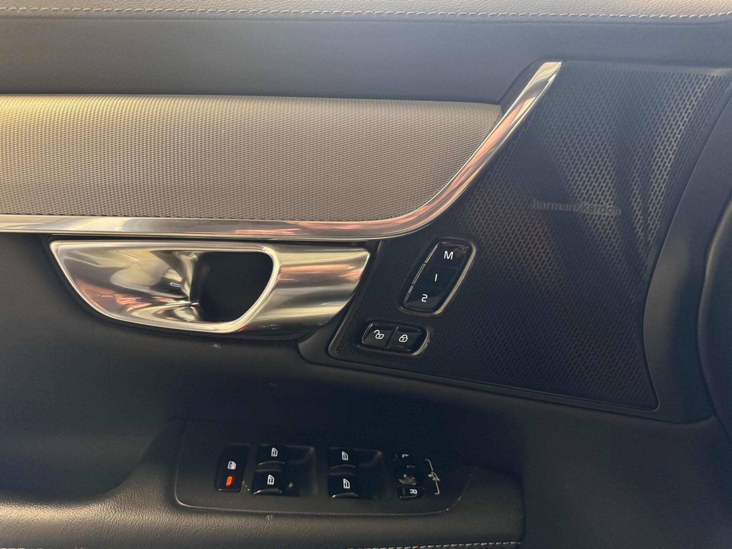 Volvo V90 T6