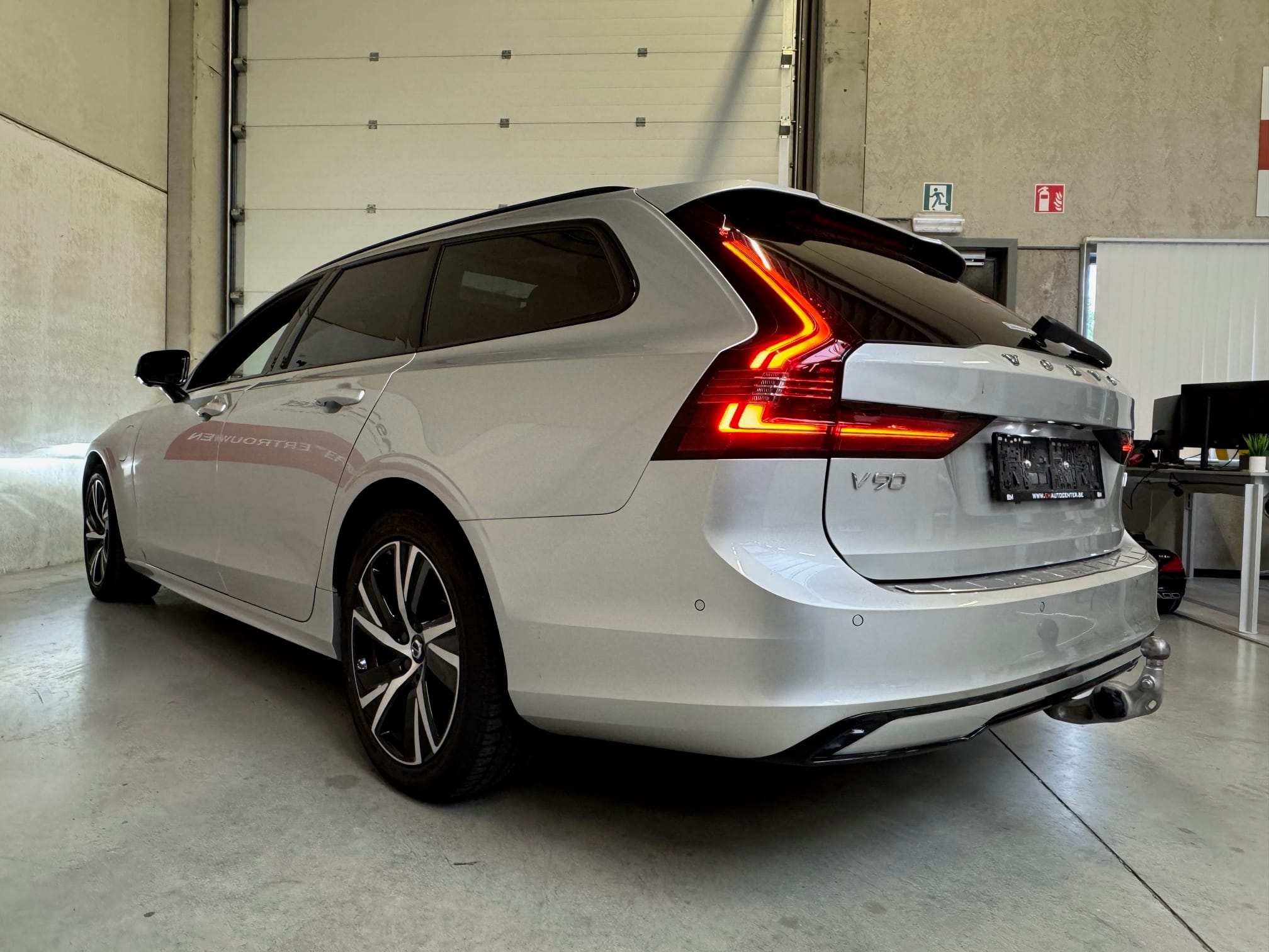 Volvo V90 T6