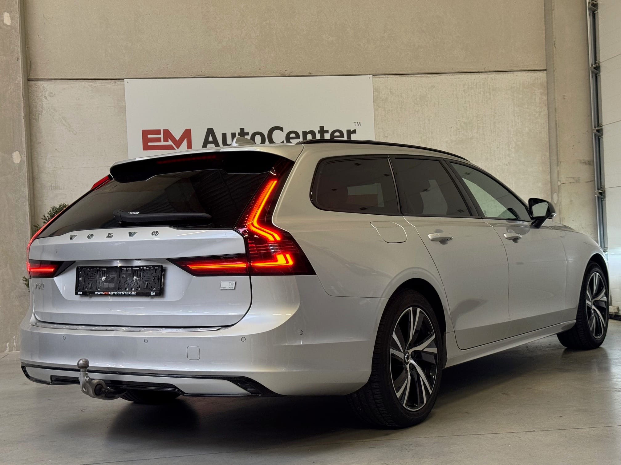 Volvo V90 T6